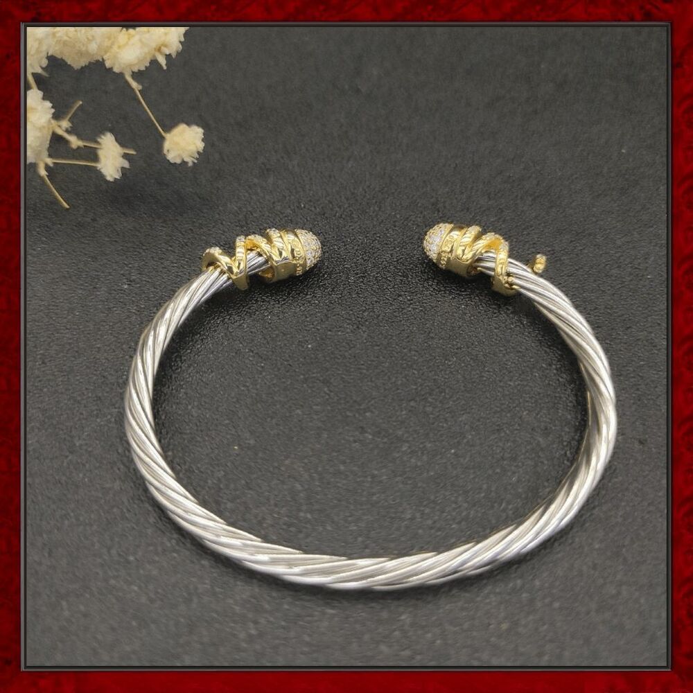 NEW David Yurman 4mm spiral wound diamond studded bracelet